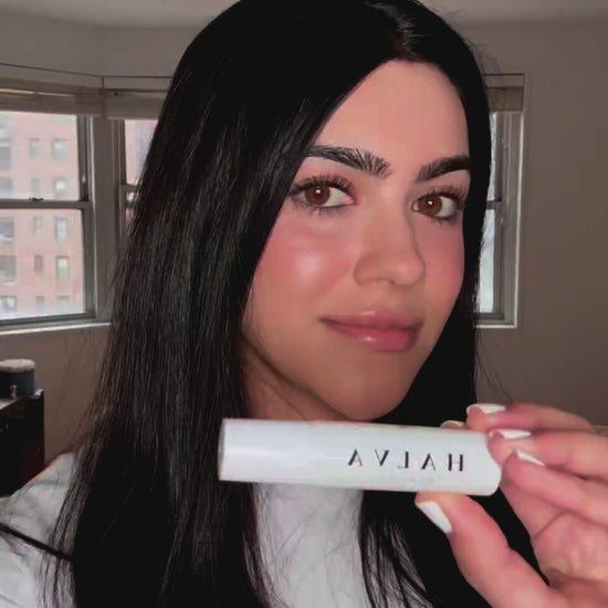 Video tutorial showing how to apply Halva Beauty’s nourishing brow oil in 3 simple steps using a rollerball applicator
